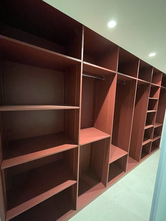 Peinture de boiseries, portes et fenêtres en bois