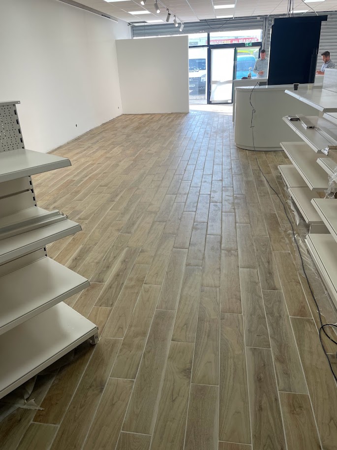 Image du chantier : Aménagement d'un magasin Yess Plomberie à Coignières - 3